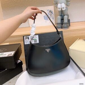 Lux black shoulder bag